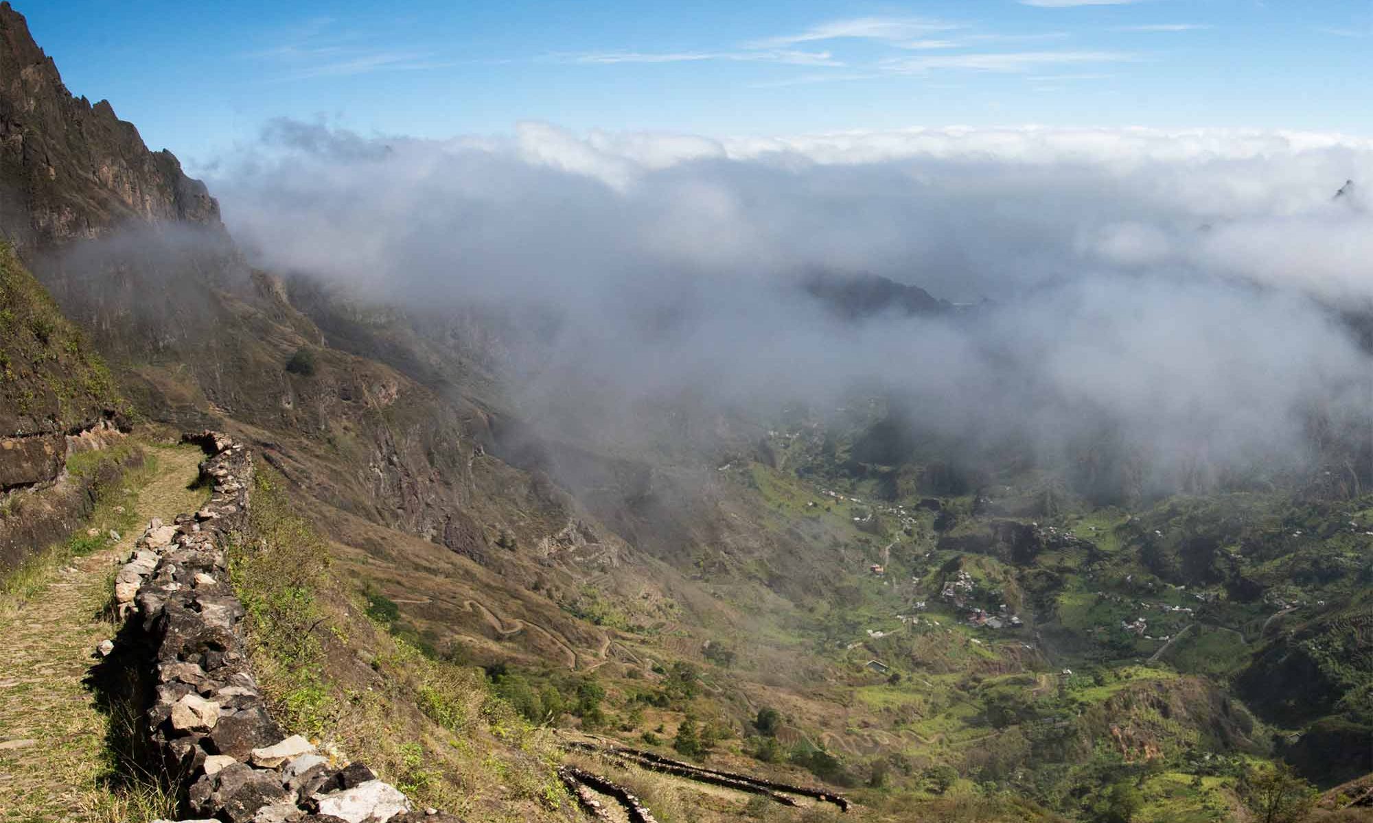Cova's walking trail connecting to Paul Valley